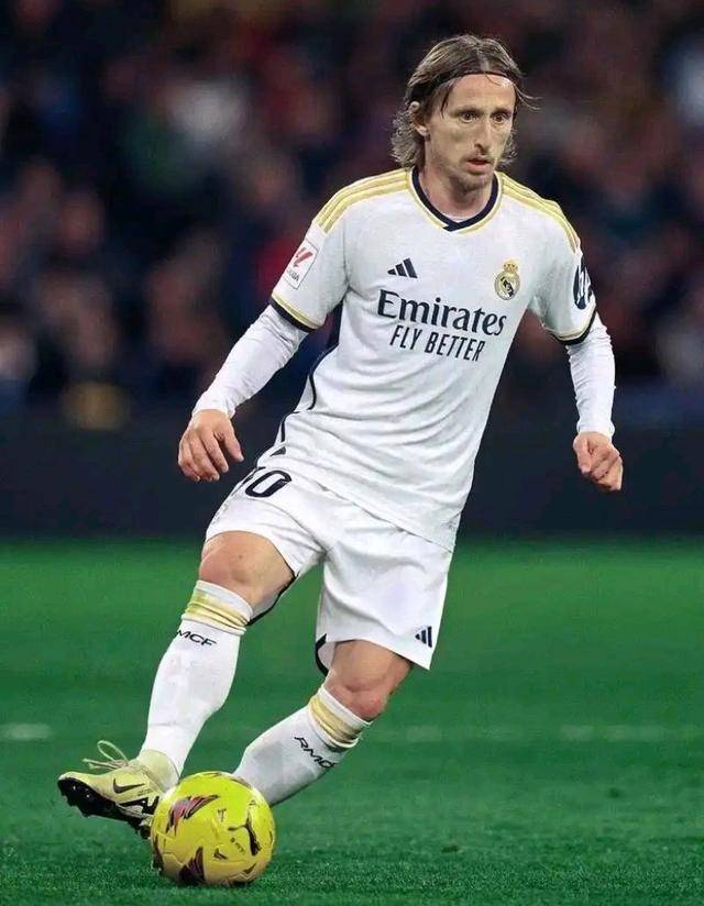 里瓦尔多：亚马尔不能只局限在右路，教练须为他创造更多选择