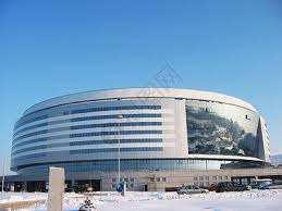 快给森内·拉门斯一顶帽子。这阳光简直刺眼得厉害。 12分钟｜⚪️ 0-0 🔴｜#曼联 来源：Stretford Paddock