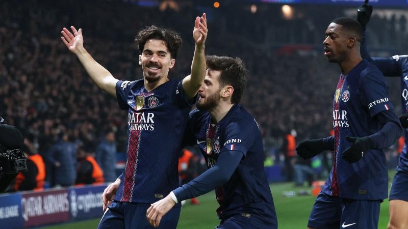 浓眉哥再受伤，独行侠被坑惨？四大潜在下家上线：勇士雄鹿在列